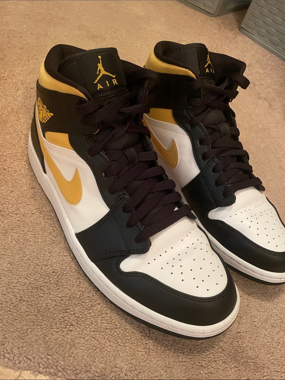 Jordan Men’s Mid-Top Sneakers - Black/White/Yellow